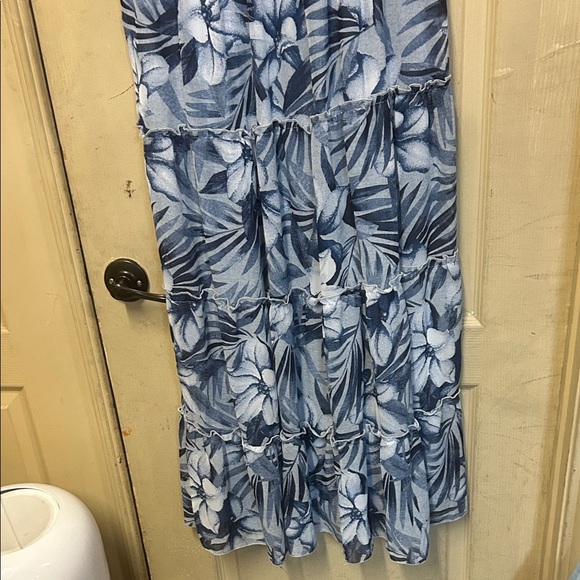 Floral Blue Maxi Dress - Picture 2 of 8